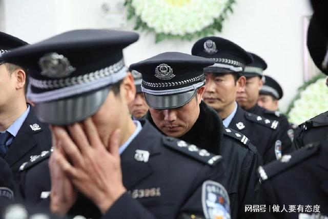 致敬英雄，去年因公牺牲的民警与辅警